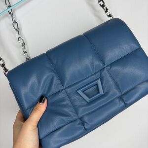 NWOT Elegant Blue Quilted Shoulder Bag